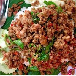 ข้าวผัดกระเพราเนื้อ