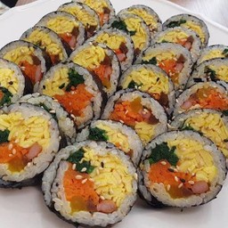 ข้าวห่อสาหร่ายม้วน(กิมบัป)