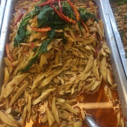 ผัดเผ็ดหน่อไม้