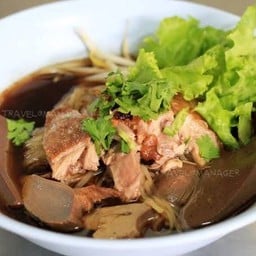 ก๋วยเตี๋ยวเป็ดเจ๊ภา ถนนพระอาทิตย์