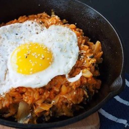 ข้าวผัดกิมจิ(กิมจิ บกกึมบัป)