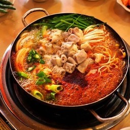หม้อไฟไส้วัวรสเผ็ด(กบจัง-จอนกล)
