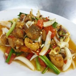 ยำหมูกรอบ