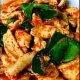 ข้าวผัดพริกแกงไก่