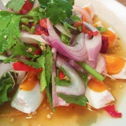 ยำไข่เค็ม