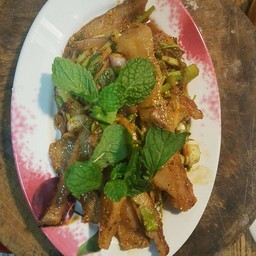 น้ำตกคอหมู