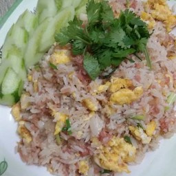 ข้าวผัดแหนม