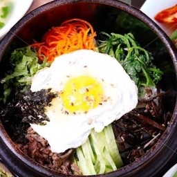 ข้าวยำแบบร้อน(โดลโซล บิบิมบัป)