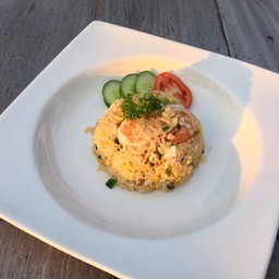 Fried rice with shrimp ข้าวผัดกุ้ง