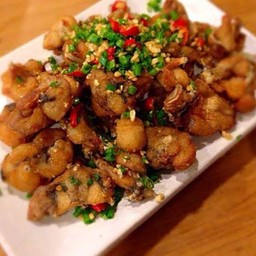 สามชั้นผัดพริกเกลือ