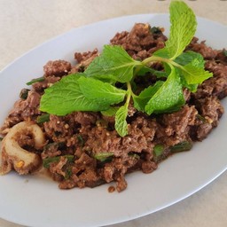 ก้อยคั่วเนื้อ