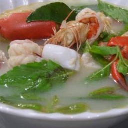 ต้มยำรวมมิตรทะเลน้ำใส