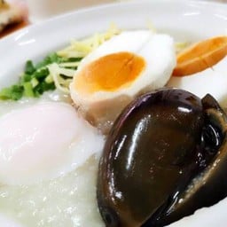 โจ๊กหมูหม้อดินเยาวราช หมู่บ้านหรรษา