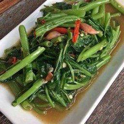 ผัดผักบุ้งไฟแดง