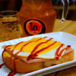 ขนมปังไข่ดาว+แฮม+ชีส (Delivery)