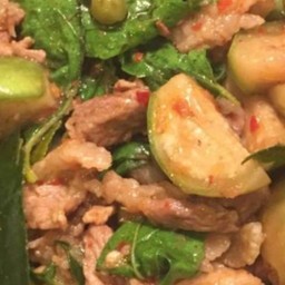 แกงเผ็ดเนื้อติดมัน