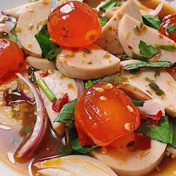 ยำไข่แดงเค็มหมูยอปลาร้า