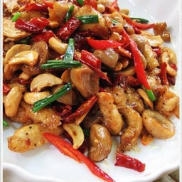 ไก่ผัดเม็ดมะม่วง