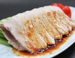 สลัดหมูซอสปรุงรส