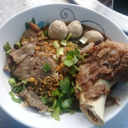 ก๋วยเตี๋ยวหมูน้ำตก+กระดูกหมู