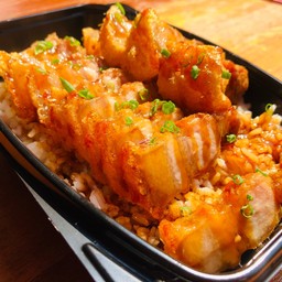 หมูกรอบราดซอสเทอริ