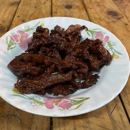 เนื้อทอดกระเทียมแดดเดียว