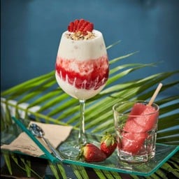 สตอเบอรี่โยเกิร์ตสมูทตี้