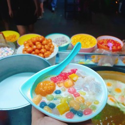 บัวลอยไข่เค็ม + เครื่อง