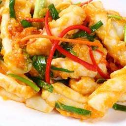 หมึกผัดไข่เค็ม