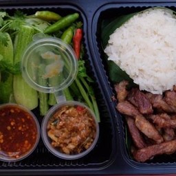 หมูปลาร้ายายทุมเจ้าเก่า