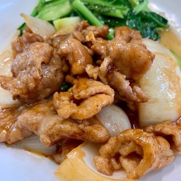 หมูทอดซอสฮ่องกงราดข้าว