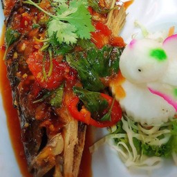 ปลากะพงราดพริก