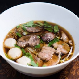 เส้นเล็กเนื้อน้ำข้น