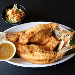 ปลากระพงทอดน้ำปลา