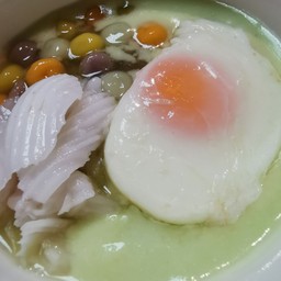 บัวลอยมะพร้าวอ่อนใส่ไข่