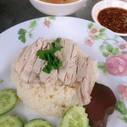 ข้าวมันไก่ยายแป๋ว เจ้าเก่าวัดหนองแขม