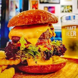 El Guaton ดับเบิ้ลดรายเอจแองกัส ทรัฟเฟิลเบอร์เกอร์ Double-meat Dry-aged Angus Burger infused with Truffle oil