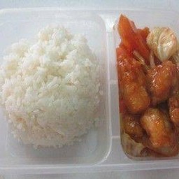 ข้าวปลาเปรี้ยวหวาน rice+saute fish with sweet&sour sauce+omelette