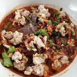 ร้านก๋วยเตี๋ยวโบราณกิ่งก้านใบ