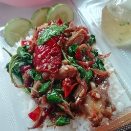 กะเพราเป็ดย่างราดข้าว