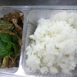 น้ำตกหมูราดข้าว