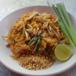 ผัดไทยจอมทัพ ซอยปลูกจิต บ่อนไก่