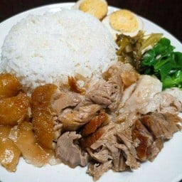ข้าวขาหมูเจ๊โส่ย ลาดกระบัง