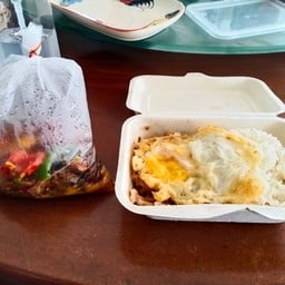 ร้านอาหารตามสั่งน้องบาส