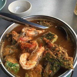 แกงส้มชะอมกุ้ง