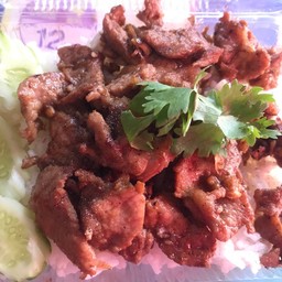 หมูกระเทียม