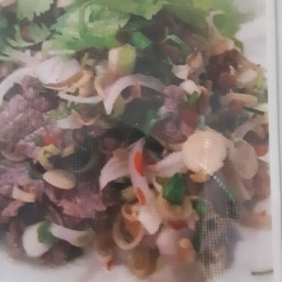 ยำเนื้อสด