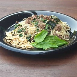 Spaghetti ผัดกะเพราหมู