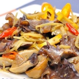 ผัดขิงเต้าหู้แผ่น มังสวิรัติ