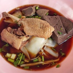 เส้นใหญ่น้ำเป็ดตุ๋นยาจีน ธรรมดา
